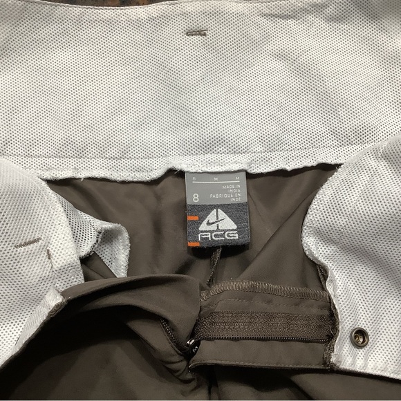 ACG Nike shorts. Olive green. Sz 8 excellent condition - Picture 4 of 4